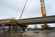 Zväčšiť fotografiu - Rekonštrukciu panelky ukončia o pol roka skôr, ako sa predpokladalo