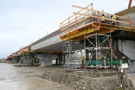 Zväčšiť fotografiu - Rekonštrukciu panelky ukončia o pol roka skôr, ako sa predpokladalo