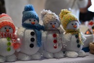 Zväčšiť fotografiu - Remeselné vianočné trhy na trenčianskej župe spájajú sviatočnú atmosféru s dobročinnosťou