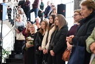 Zväčšiť fotografiu - Remeselné vianočné trhy na trenčianskej župe spájajú sviatočnú atmosféru s dobročinnosťou