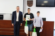 Zväčšiť fotografiu - S napĺňaním ekomapy pomohli župe aj žiaci a študenti - IMG_0048