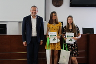 Zväčšiť fotografiu - S napĺňaním ekomapy pomohli župe aj žiaci a študenti - IMG_0074