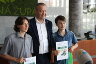 Zväčšiť fotografiu - S napĺňaním ekomapy pomohli župe aj žiaci a študenti - IMG_0102
