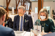 Zväčšiť fotografiu - Samosprávne kraje v košiciach vyjadrili podporu ukrajine, rokovali aj o aktuálnych témach - DSC03277