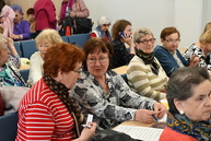 Zväčšiť fotografiu - Seniori v trenčíne sa stretli na vzdelávacom seminári akadémie tretieho veku - 