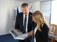 Šestica defibrilátorov putovala ako darček od tsk do rúk dobrovoľným hasičom. ministerstvo vnútra odovzdalo dhz 115 protipovodňových vozíkov - IMG_6391
