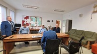 Zväčšiť fotografiu - Silvestrovský výstup na strážov aj návšteva správy ciest tsk a záchranných zložiek - 20231231_143805