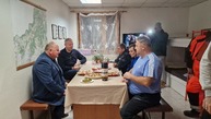 Zväčšiť fotografiu - Silvestrovský výstup na strážov aj návšteva správy ciest tsk a záchranných zložiek - 20231231_171017