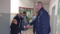 Zväčšiť fotografiu - Silvestrovský výstup na strážov aj návšteva správy ciest tsk a záchranných zložiek - 20231231_180917