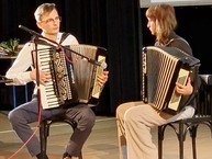 Zväčšiť fotografiu - Slávnostnou akadémiou oslávilo gymnáziu považská bystrica svoje 70. výročie - 20231110_103656