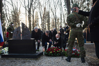 Zväčšiť fotografiu - Smutné výročie tragickej udalosti v novákoch - TSK_Výbuch VOP Nováky_15 rokov_mini-24