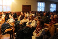 Zväčšiť fotografiu - Sobota v hornej breznici a uhrovci v znamení fašiangov, v poluvsí dominoval spev - IMG_0360