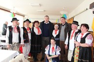 Zväčšiť fotografiu - Sobota v hornej breznici a uhrovci v znamení fašiangov, v poluvsí dominoval spev - IMG_6535