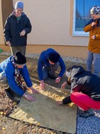 Zväčšiť fotografiu - Špecializované zariadenie v prievidzi poskytuje svoje služby už rok - Radosť z pocitového chodníka IMG_20211029_101538