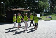 Zväčšiť fotografiu - Športová olympiáda denných centier spojila seniorov pohybom, zábavou a dobrou náladou