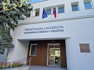 Zväčšiť fotografiu - Študenti vstúpili do ďalšieho akademického roku - 20230925_095616