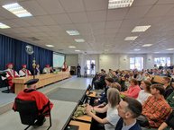 Zväčšiť fotografiu - Študenti vstúpili do ďalšieho akademického roku - 20230925_101446