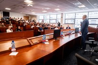 Zväčšiť fotografiu - Študenti župných škôl diskutovali s premiérom