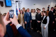 Zväčšiť fotografiu - Študenti župných škôl diskutovali s premiérom