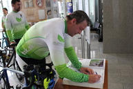 Štvrtý ročník projektu do práce na bicykli otvoril na trenčianskej župe národný cyklokoordinátor, predstavili aj nové cyklodresy zelenej župy - IMG_9533