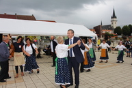 Tradičné jedlá, oslavy folklórnej skupiny či otvorenie nového multifunkčného ihriska. aj taký bol víkend v trenčianskej župe.