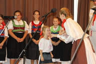 Tradičné jedlá, oslavy folklórnej skupiny či otvorenie nového multifunkčného ihriska. aj taký bol víkend v trenčianskej župe.