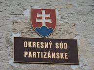 Zväčšiť fotografiu - Trenčianska župa nesúhlasí s rušením krajského súdu v trenčíne - DSC08264