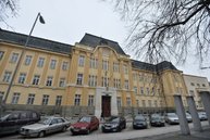 Zväčšiť fotografiu - Trenčianska župa nesúhlasí s rušením krajského súdu v trenčíne - Krajsky-sud-Trencin Zdroj TASRRadovan Stoklasa