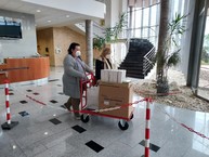 Zväčšiť fotografiu - Trenčianska župa opäť distribuovala ochranné pomôcky - 20210929_092258