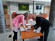 Zväčšiť fotografiu - Trenčianska župa opäť distribuovala ochranné pomôcky - 20210929_094453