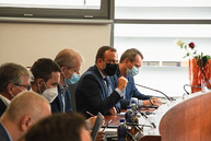 Zväčšiť fotografiu - Trenčianska župa poskytne humanitárnu pomoc tornádom zasiahnutým oblastiam juhomoravského kraja - TSK_zastupiteľstvo_XXX (10 of 17)