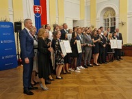 Zväčšiť fotografiu - Trenčianska župa získala ďalšie ocenenie - 20231109_181731