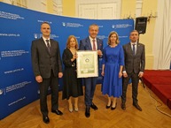 Zväčšiť fotografiu - Trenčianska župa získala ďalšie ocenenie - 20231109_181840