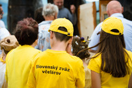 Zväčšiť fotografiu - Trenčiansky hrad oddnes oficiálne obývajú hradné včely - TSK_Otvorenie dobovej včelnice_web-8