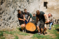Zväčšiť fotografiu - TSK_TN hrad_stavanie úľov (10)