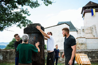 Zväčšiť fotografiu - TSK_TN hrad_stavanie úľov (17)
