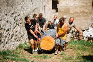 Zväčšiť fotografiu - TSK_TN hrad_stavanie úľov (6)