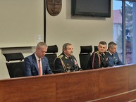 Zväčšiť fotografiu - Trenčiansky župan odovzdal defibrilátor ďalšiemu dobrovoľnému hasičskému zboru - 20231208_152428
