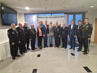 Zväčšiť fotografiu - Trenčiansky župan odovzdal defibrilátor ďalšiemu dobrovoľnému hasičskému zboru - 20231208_160255(0)