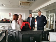 Zväčšiť fotografiu - Trenčiansky župan sa na troch kráľov osobne poďakoval cestárom, hasičom či policajtom - IMG_20200106_113157