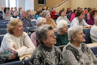 Zväčšiť fotografiu - Túžba po vzdelávaní nemá vekové hranice
