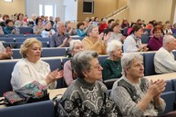 Zväčšiť fotografiu - Túžba po vzdelávaní nemá vekové hranice