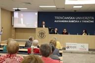 Zväčšiť fotografiu - Túžba po vzdelávaní nemá vekové hranice