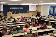 Zväčšiť fotografiu - Túžba po vzdelávaní nemá vekové hranice