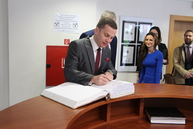 Úrad pre verejné obstarávanie školí miestnych kontrolórov, podnikateľov i novinárov, na pôde župného úradu prijal delegáciu predseda tsk - IMG_0798