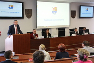 Úrad pre verejné obstarávanie školí miestnych kontrolórov, podnikateľov i novinárov, na pôde župného úradu prijal delegáciu predseda tsk - IMG_0866