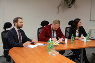 Úrad pre verejné obstarávanie školí miestnych kontrolórov, podnikateľov i novinárov, na pôde župného úradu prijal delegáciu predseda tsk - IMG_0927