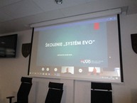 Zväčšiť fotografiu - Už rok poskytuje pomoc v priestoroch župného úradu stále pracovisko úradu pre verejné obstarávanie - 6