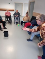Zväčšiť fotografiu - V centre sociálnych služieb – lúč si precvičili mozgové závity - 20230316_092848