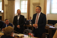 V českom krumlove po prvýkrát za jedným stolom hejtmani a župani - IMG_0076